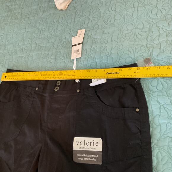 Valerie Women's Dash Flex Knit Waist Cargo Pocket Capris Black PXL NWT - Picture 7 of 11